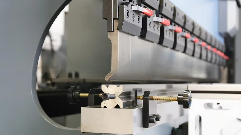 Máquina de Dobrar Chapas de Me - Hydraulic Sheet Metal Bender Press Brake avaliação e preço